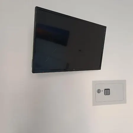 La Casa Di Luca-fiera E Stazione-private Parking Appartement