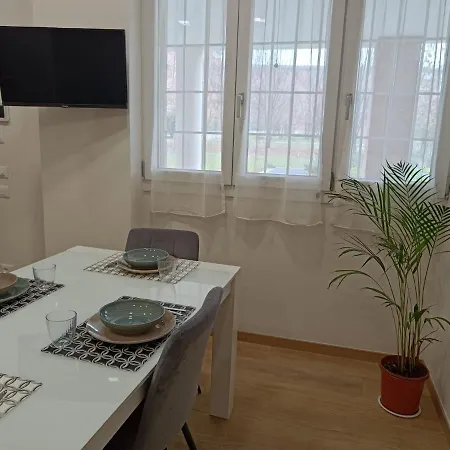 La Casa Di Luca-fiera E Stazione-private Parking Bologne