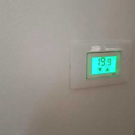 La Casa Di Luca-fiera E Stazione-private Parking ボローニャ