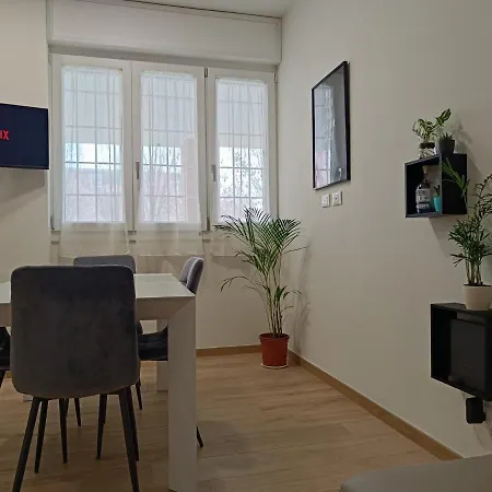 Lägenhet La Casa Di Luca-fiera E Stazione-private Parking Bologna