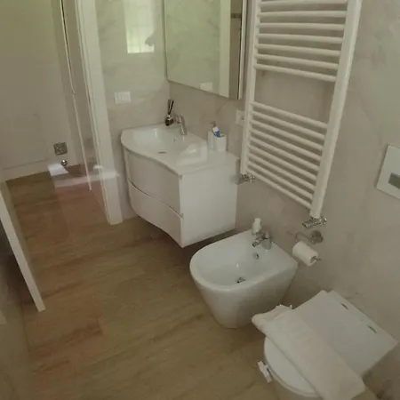 La Casa Di Luca-fiera E Stazione-private Parking Bologna