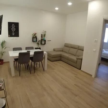 La Casa Di Luca-fiera E Stazione-private Parking