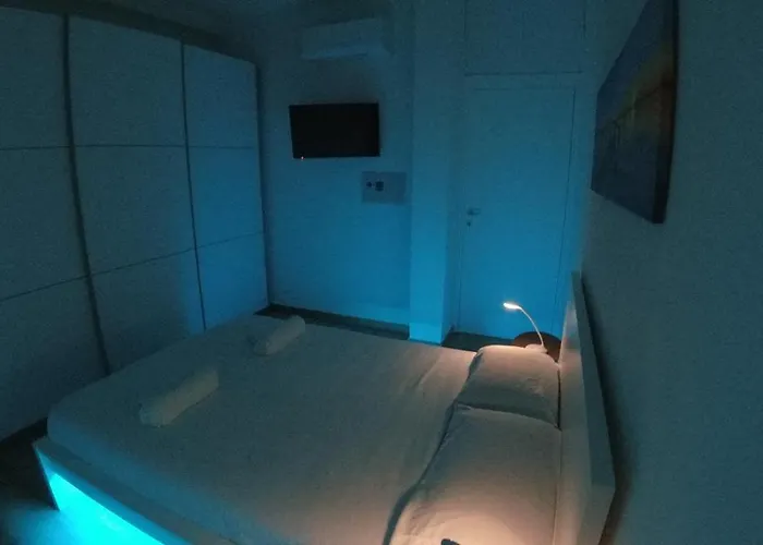 La Casa Di Luca-fiera E Stazione-private Parking Болонья